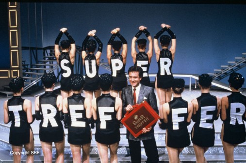 Kurt Felix nella trasmissione tivù 'Super Treffer' Kurt Felix in der TV-Sendung Super Treffer. Kurt Felix pendant l'émission de télévision 'Super Treffer'. Kurt Felix nella trasmissione tivù 'Super Treffer'.